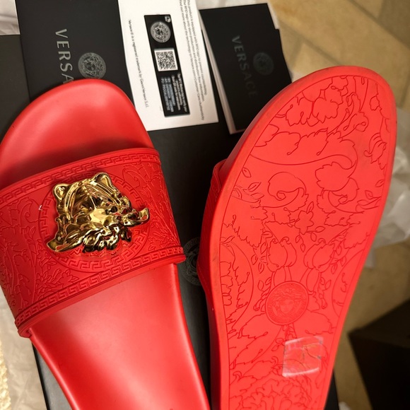 Versace Palazzo Pool Slides /Sandals size 37 - Picture 1 of 7